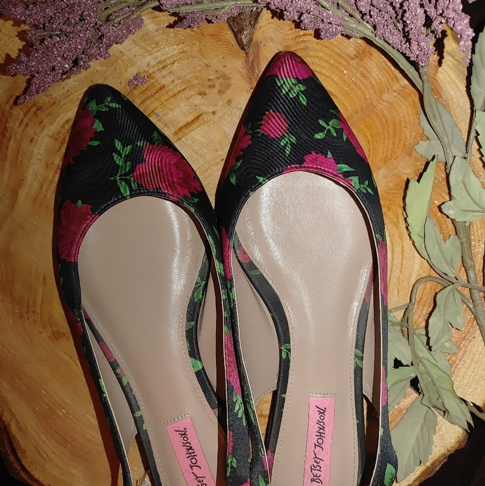 Betsey Johnson, Size 10, Slingback Pointy Flats RARE